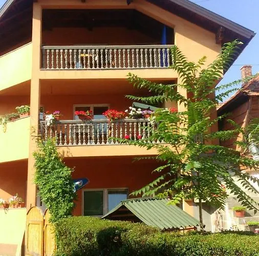 Apartment Em